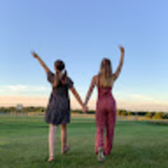 Meet your Posher, Katelyn - Picture 1 of 1